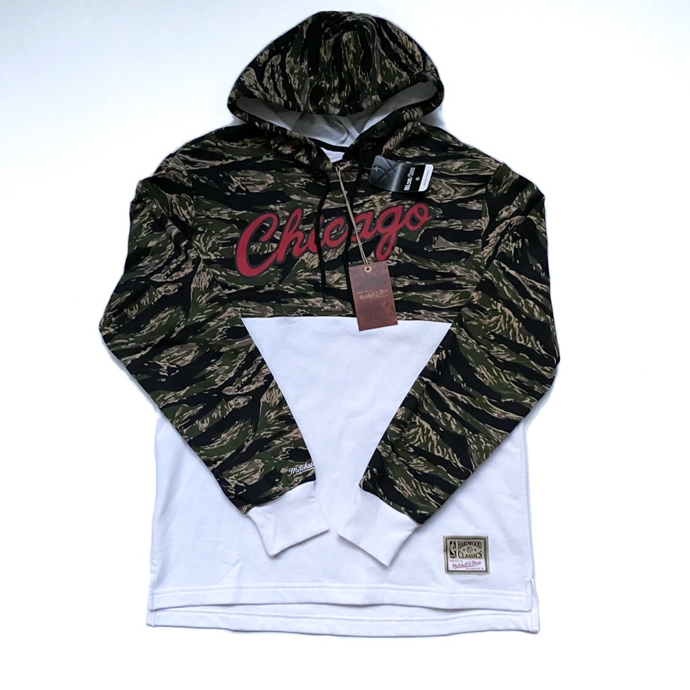 MITCHELL & NESS Chicago Bulls Tiger Camo Hoodie